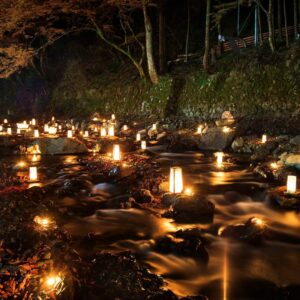 A cremated body can still be given a traditional memorial service